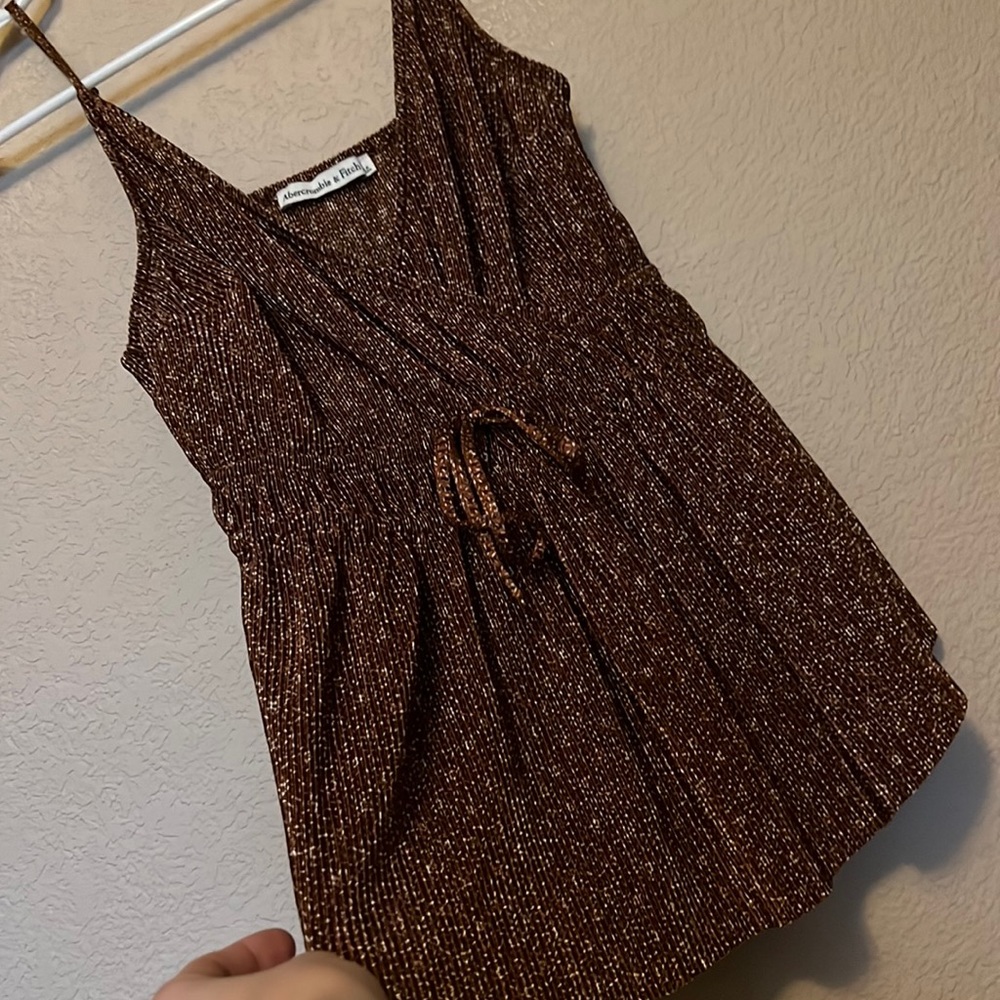 Abercrombie & Fitch v-neck tank with cinched tie-waist